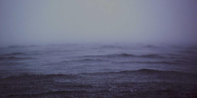 AZL商店28:红色主题电商平台的沉浸式在线购物新体验