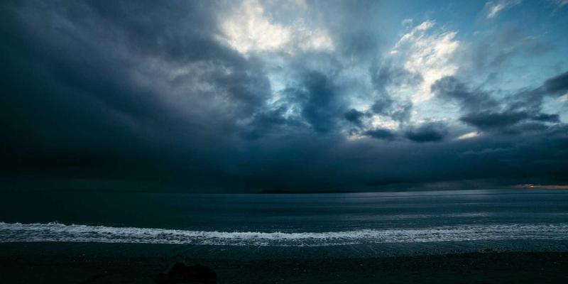 AZL商店30:当北欧风设计邂逅红色主题,定义网络商城新美学