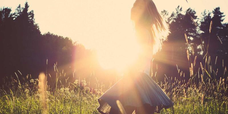 AZL商店66：沉浸式红色主题在线购物体验，点燃您的消费热情