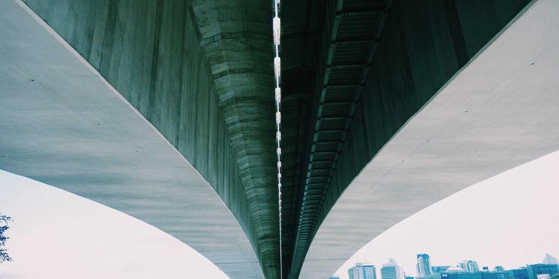 AZL商店82：当红色激情邂逅北欧极简，定义新一代网络商城美学