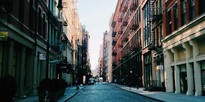 AZL商店95：当北欧风邂逅红色激情，重新定义网络购物美学